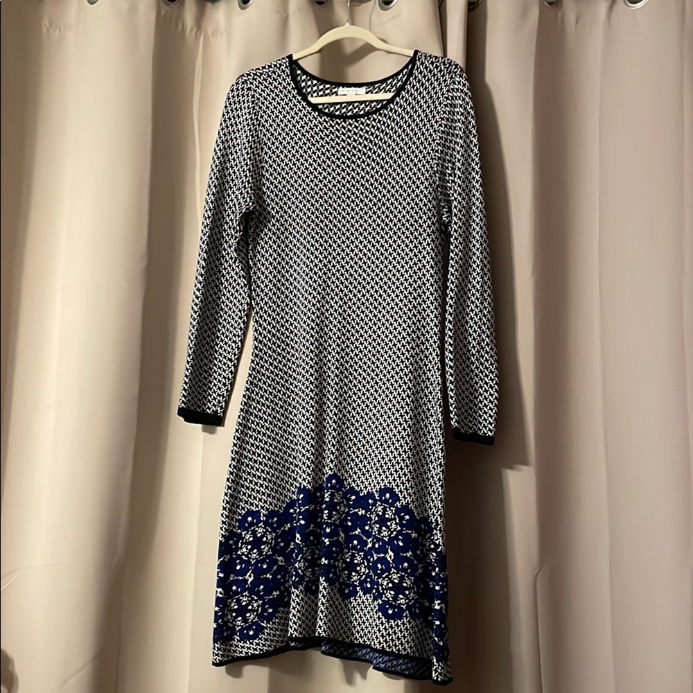 New York & Company Black and Blue Long Sleeve Dress